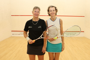 WO55 Match 6 Lesley Sturgess vs Susan Pynegar